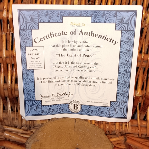 Comemoritive Plate By: Thomas Kinkade " The Light Of Peace " - Picture 3 of 5